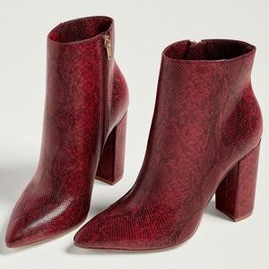 JUSTFAB Red Snakeskin Booties size 10 heeled ankle boot sexy LIKE NEW